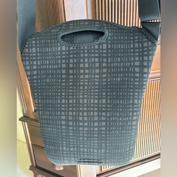 BUILT Messenger Air Black Neoprene Crossbody iPad Computer Bag - Picture 5 of 13